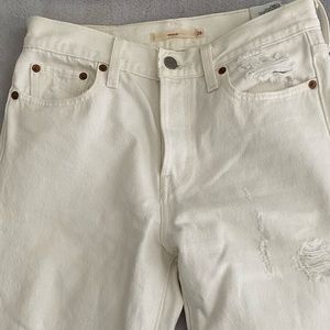 Levi’s Wedgie jeans white